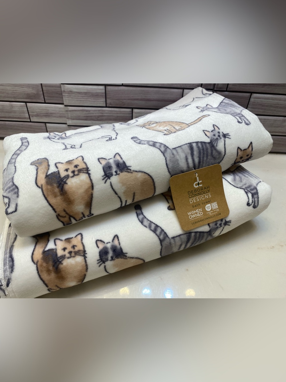 DC Designs ❤️ Cat pattern (2) Bath Towels NWT